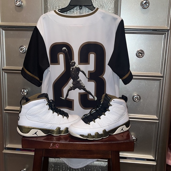 Sneak gallery, Jordan shirt with air Jordan. - Picture 3 of 3